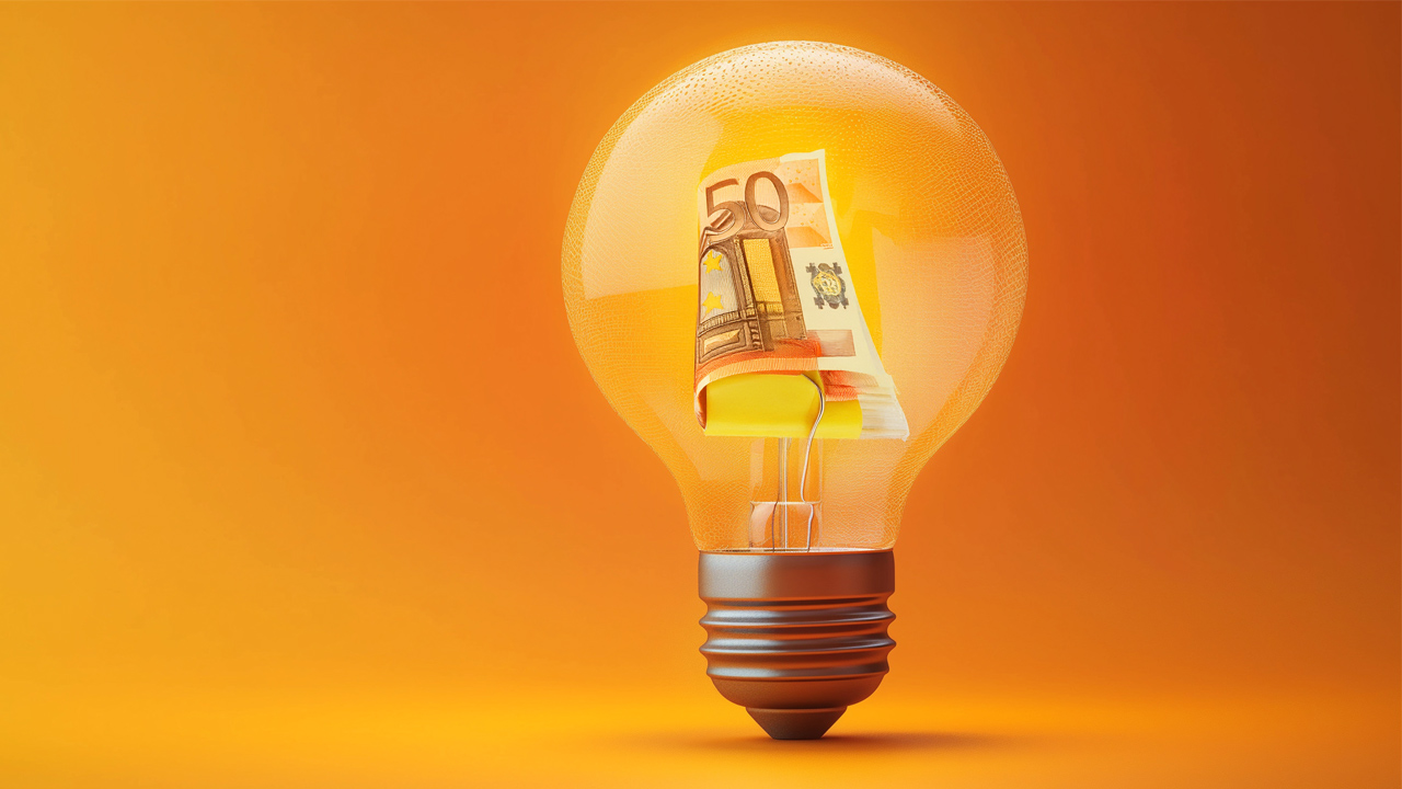 Bombilla con dinero dentro - costes del apagón